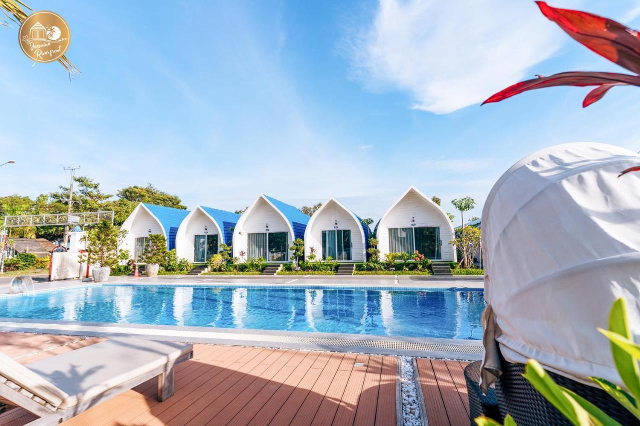 Hotel Jasmine River Front Kampot Exteriér fotografie